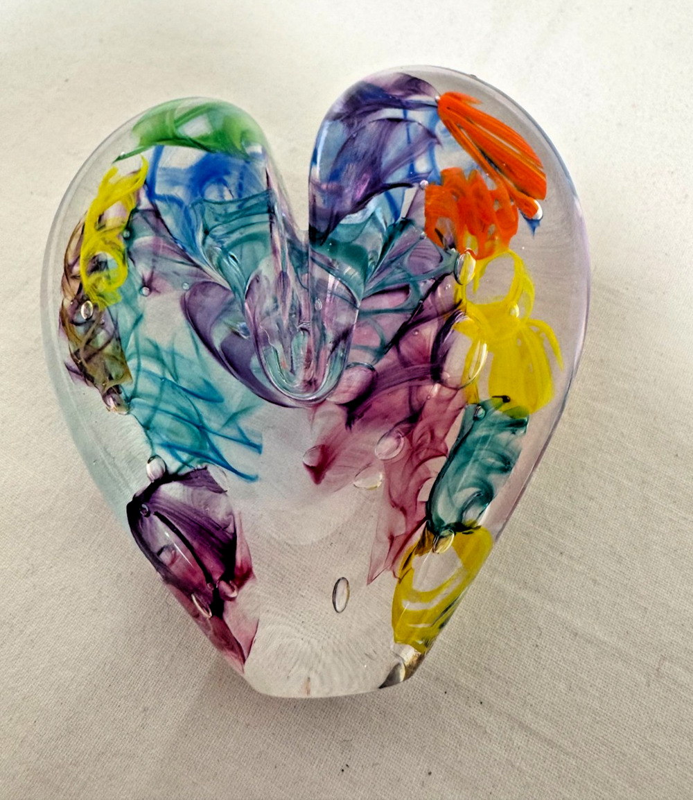 Donna Gordon Studio Art Glass Standing Heart Paperweight Multicolor NodRog